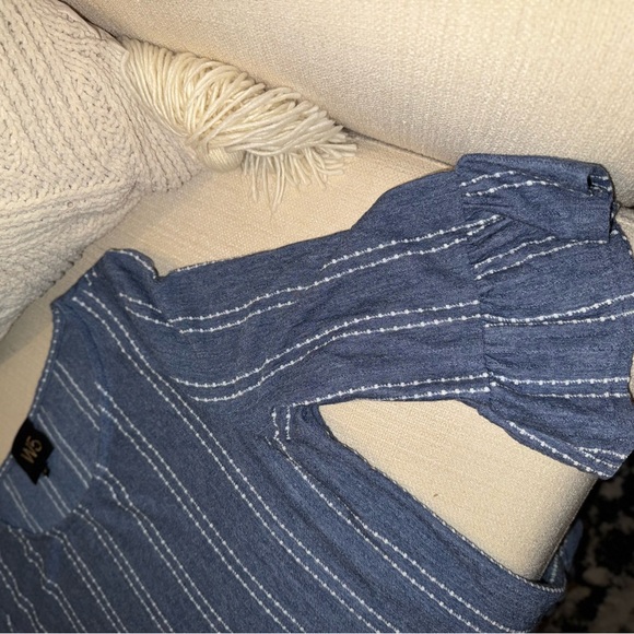 W5 Bell Sleeve Southern Chic Boutique Top (Size M) - Picture 2 of 10